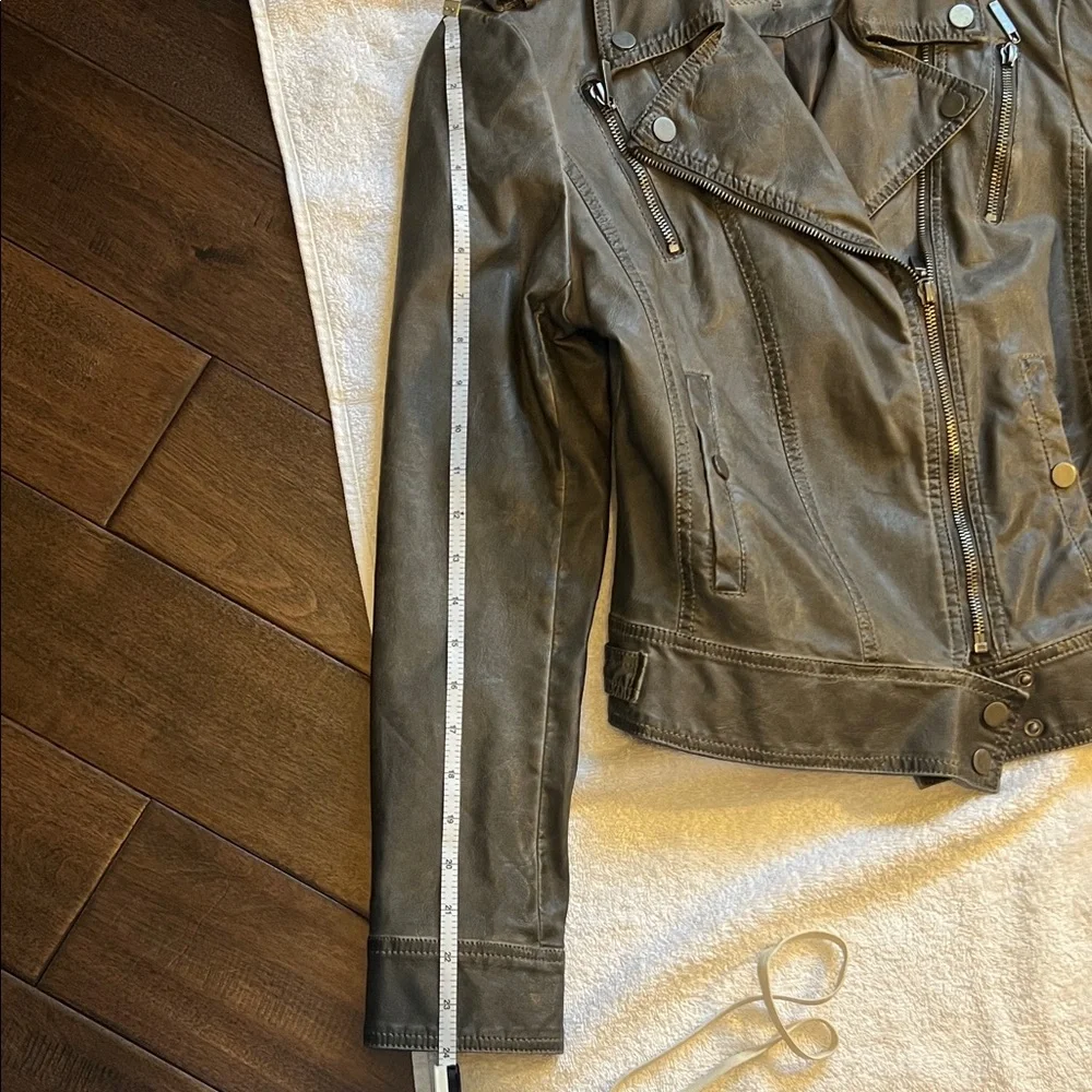 Beulah Gray Shell Motto Jacket - Picture 8 of 11